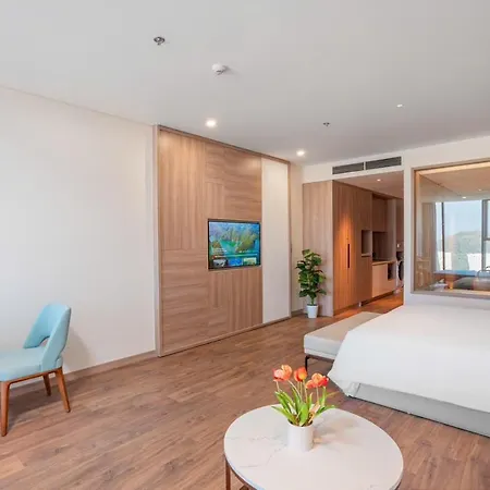 Seaside Elegance- A La Carte Hotel Ha Long